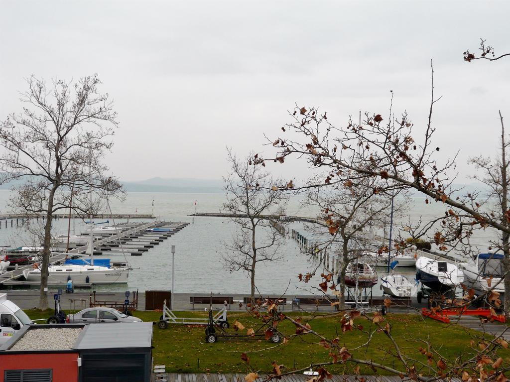 Gemini Superior Apartman & Yacht Balatonlelle Extérieur photo